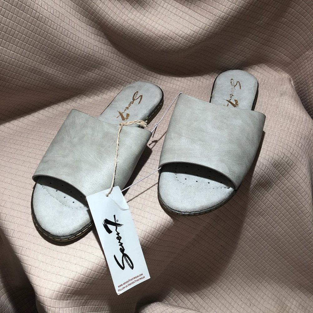 Seven7 Malibu Slide Sandals, Slip-on Sz 9 NWT